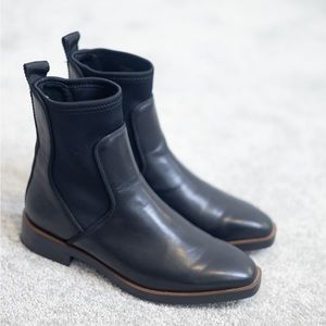 Zara black boots...US 39 (8.5). Worn only a couple of times. Great condition.